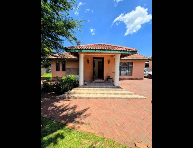 4 BEDROOM HOUSE FOR SALE IN HEUWELOORD